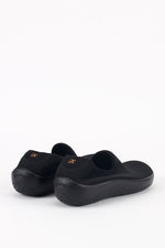 Olympus – Elstech Slip-On – Black