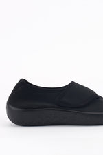 Comana – Elstech Adjustable Slip-On – Black