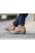 Thy - Lytech Nubuck Mary Jane - Taupe