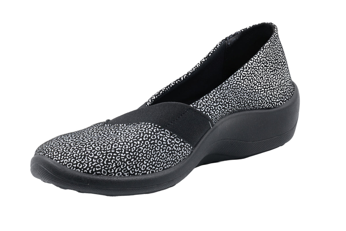 Acadia Seashell - Printed Lytech Slip-On - Black