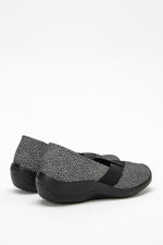 Acadia Seashell - Printed Lytech Slip-On - Black