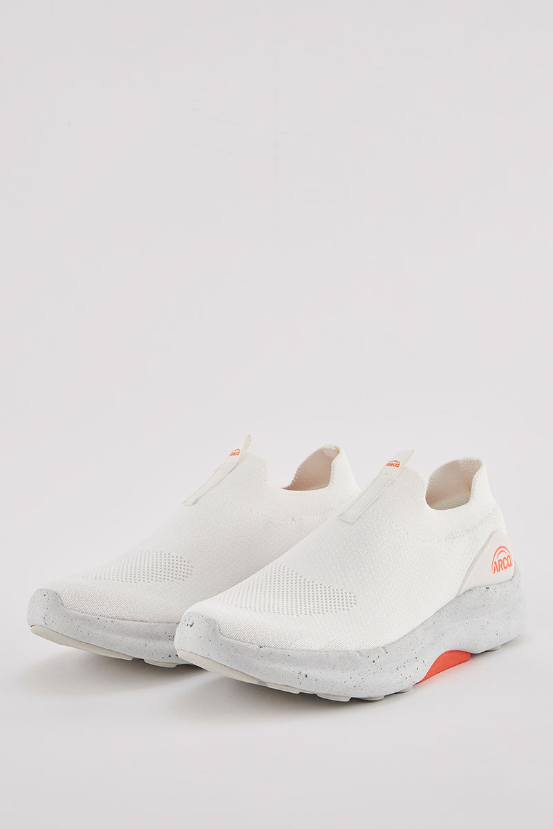 ARCO 1 - Unisex Walking Performance Sneaker - White