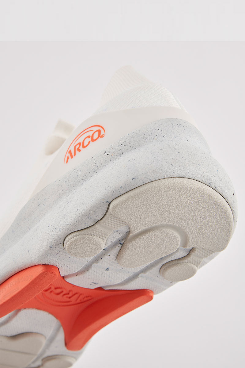 ARCO 1 - Unisex Walking Performance Sneaker - White