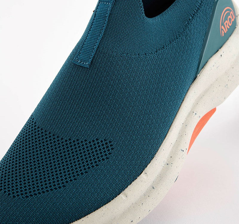 ARCO 1 Unisex Lightweight Performance Sneaker