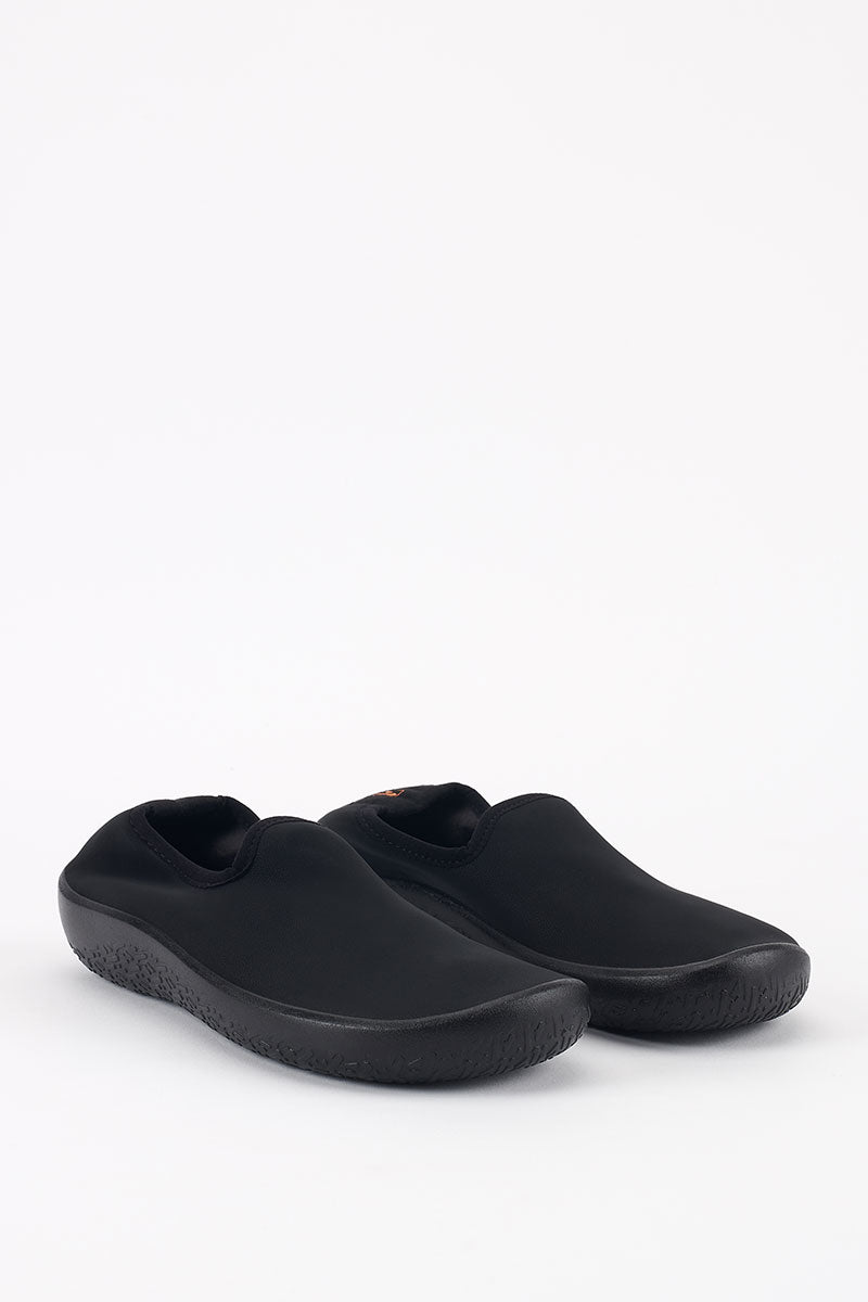Olympus – Elstech Slip-On – Black