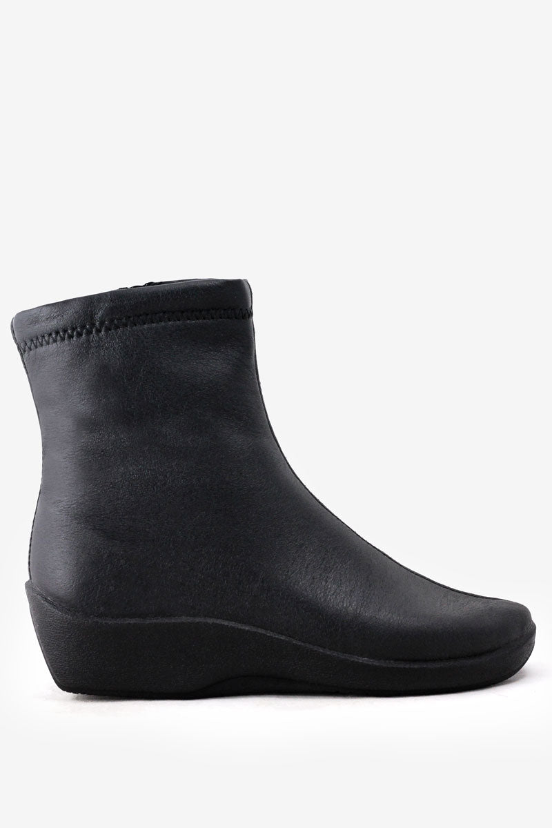 L8 - Lytech Versatile Bootie - Black