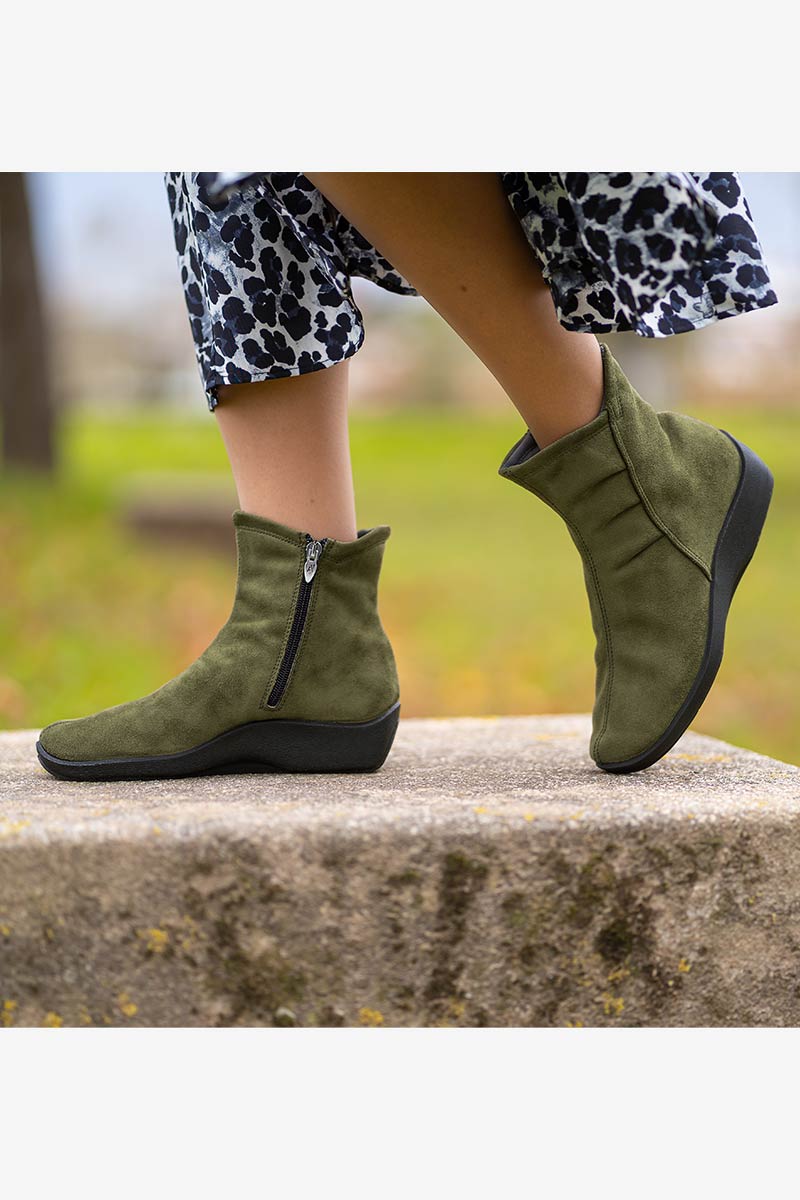L19 - Scrunch Lytech Bootie - Gal Olive