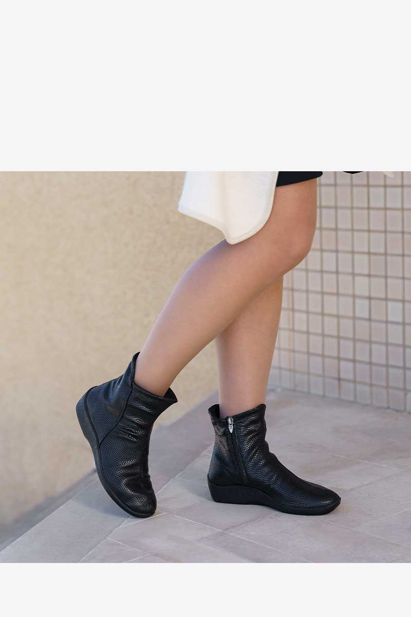 L19 - Scrunch Lytech Bootie - Black Creative