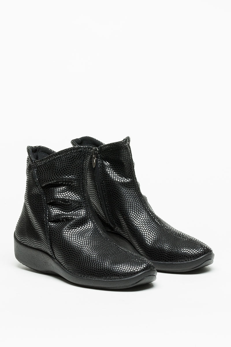 L19 - Scrunch Lytech Bootie - Black Creative