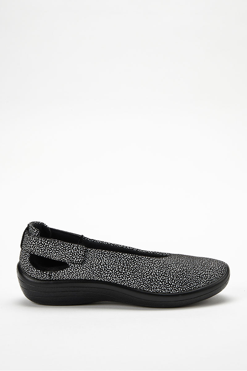 Jasmund Seashell - Printed Lytech Ballerina Flat - Black