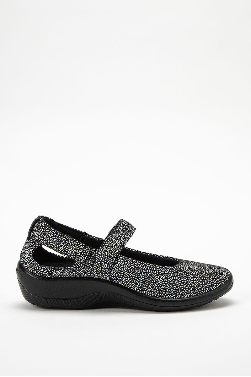 Minami Seashell - Dual-Strap Lytech Mary Jane - Black