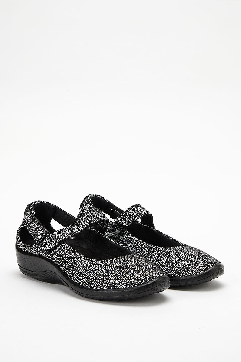 Minami Seashell - Dual-Strap Lytech Mary Jane - Black