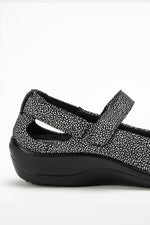 Minami Seashell - Dual-Strap Lytech Mary Jane - Black