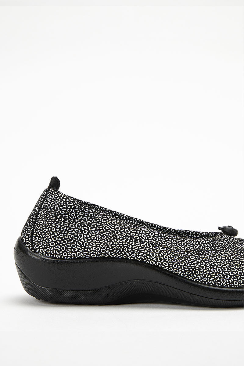 Cabrera Seashell - Lytech Ballerina Flat - Black