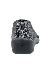 Acadia Seashell - Printed Lytech Slip-On - Black