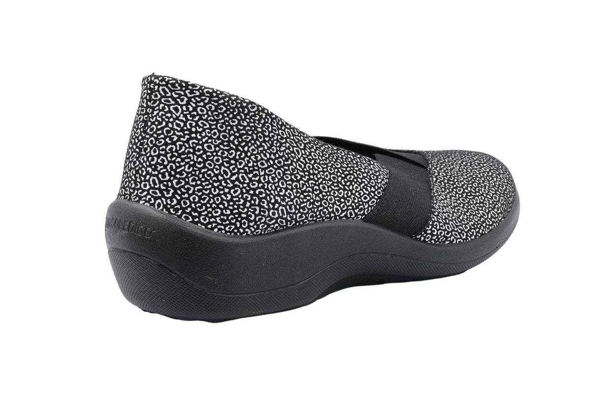Acadia Seashell - Printed Lytech Slip-On - Black