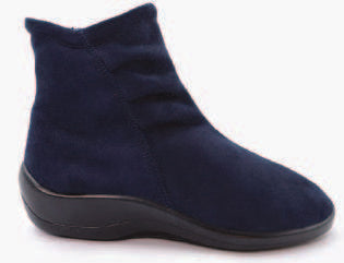 Paluma - Lytech Scrunch Bootie - Navy Microsuede