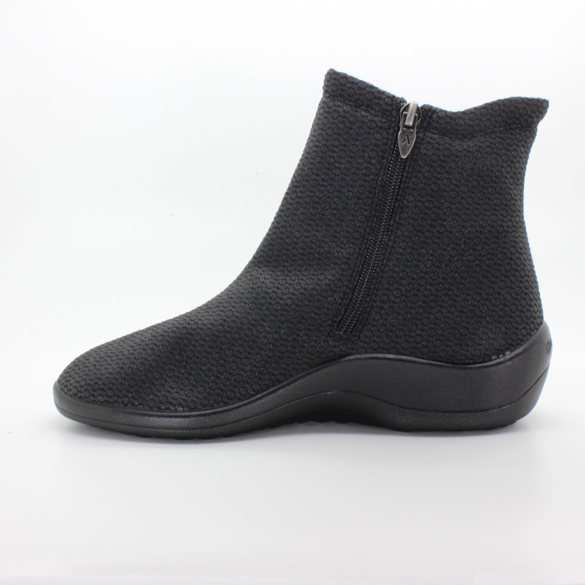 Paluma - Lytech Scrunch Bootie - Black Loul Honeycomb